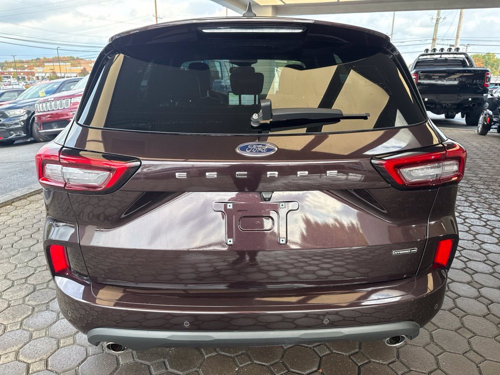 Certified 2023 Ford Escape ST-Line Elite w/ Premium Technology Package AWD/4WD image 7