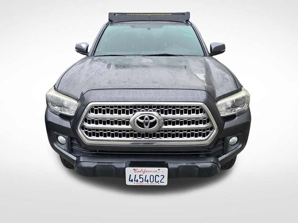 Used 2017 Toyota Tacoma TRD Off-Road image 6