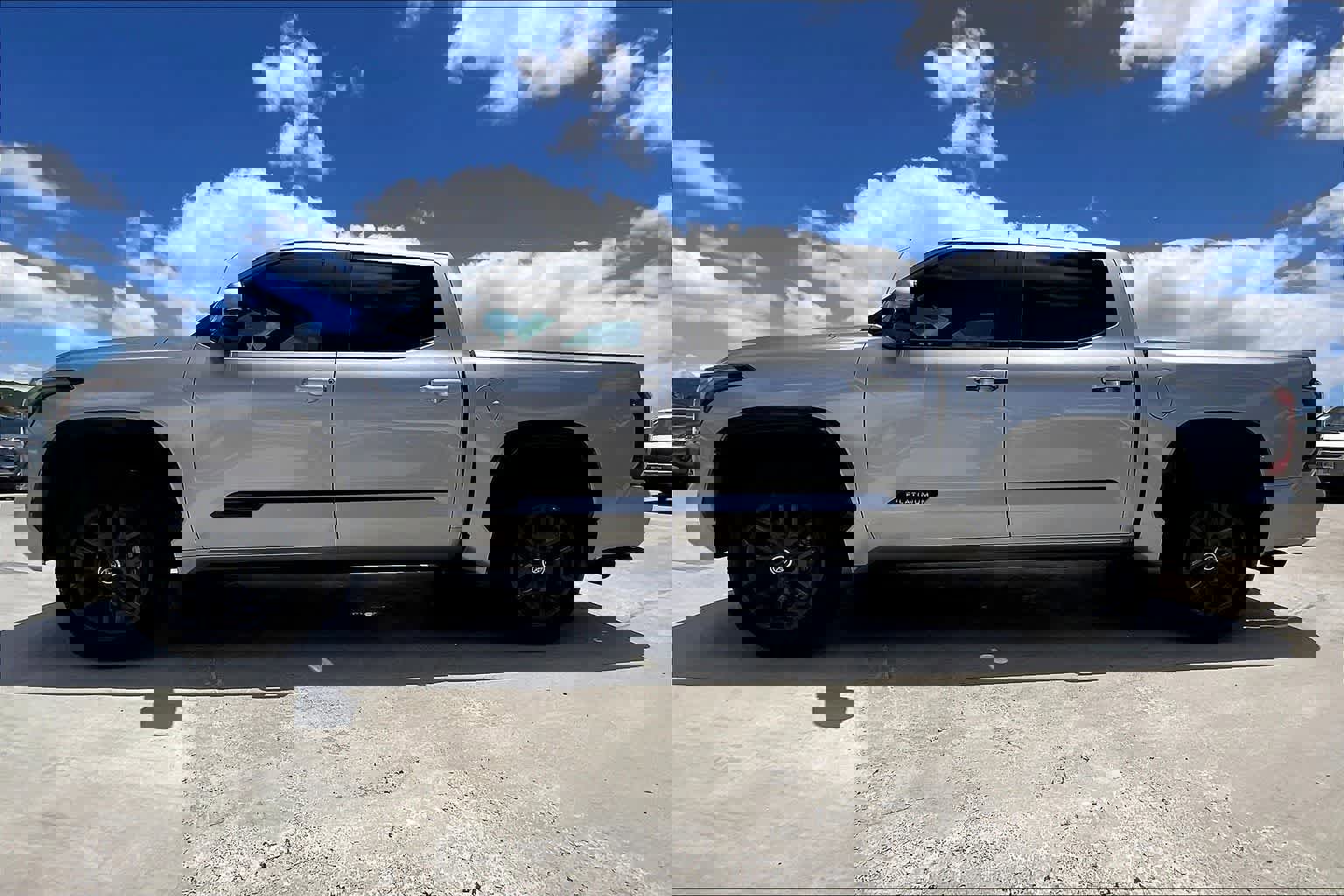 Used 2024 Toyota Tundra Platinum image 5