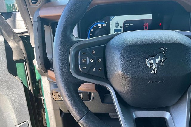 Certified 2024 Ford Bronco Outer Banks AWD/4WD image 11