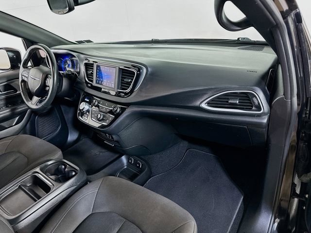 Used 2020 Chrysler Pacifica Touring w/ S Appearance Package image 11