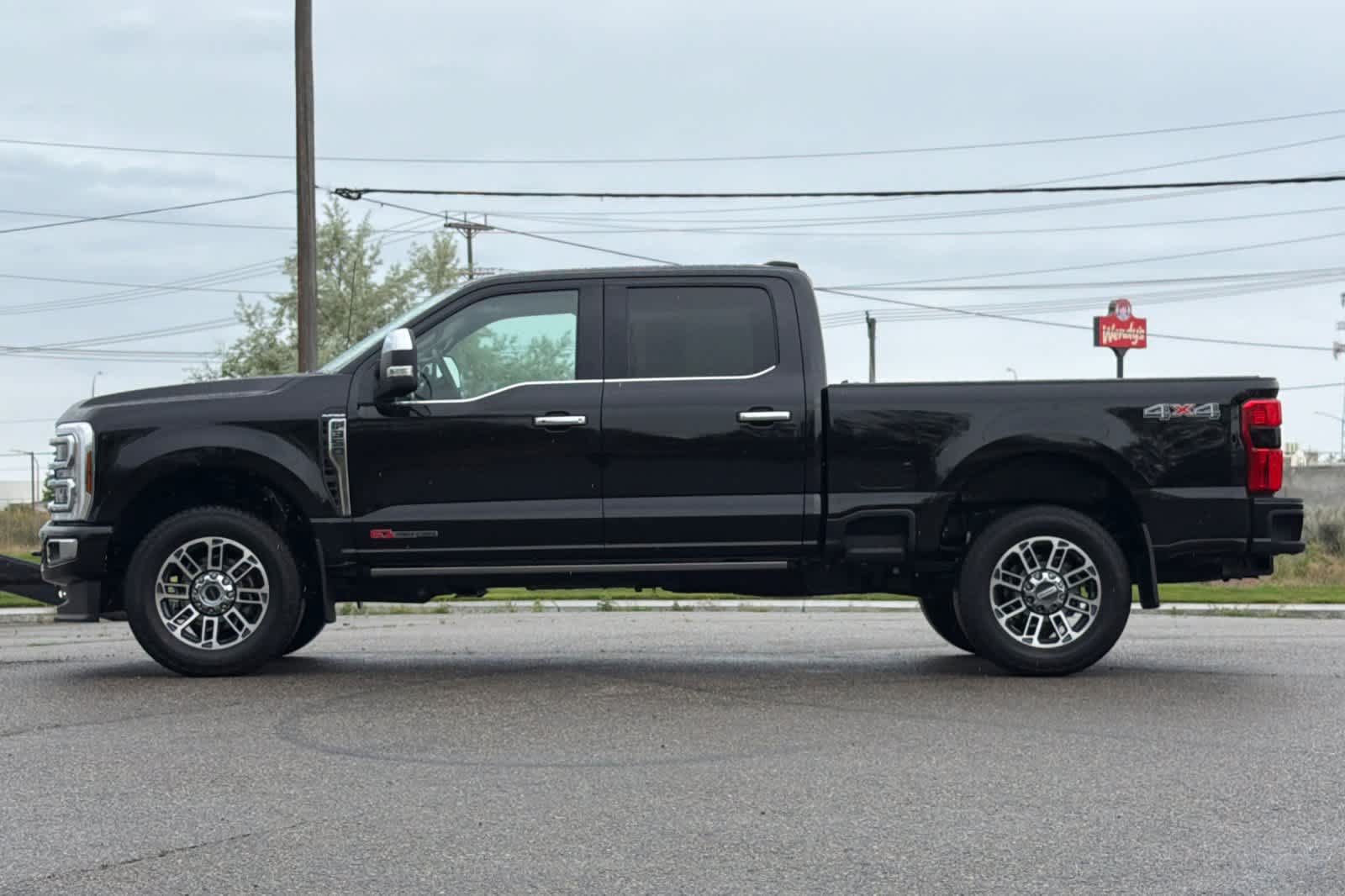 Certified 2025 Ford F350 Platinum w/ Platinum Plus Package AWD/4WD image 5
