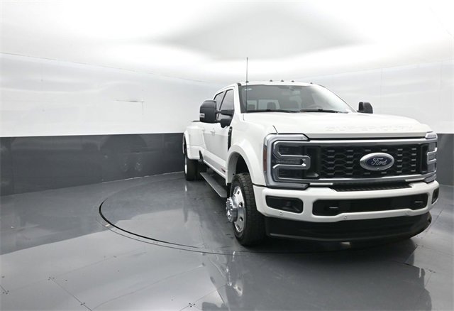 Certified 2025 Ford F450 Platinum image 2