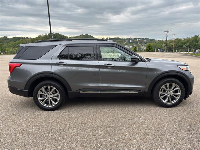 Certified 2022 Ford Explorer XLT w/ Equipment Group 202A AWD/4WD image 5