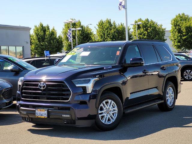 Used 2025 Toyota Sequoia SR5 w/ SR5 Premium Package AWD/4WD image 8