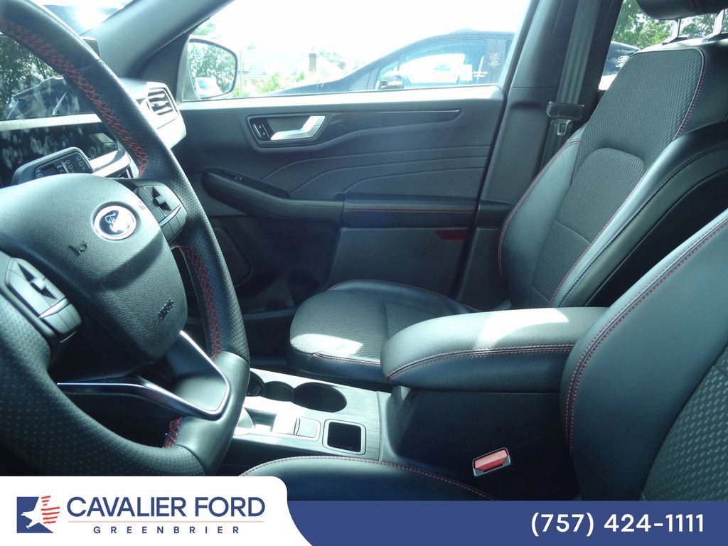 Certified 2023 Ford Escape ST-Line w/ Tech Pack #1 AWD/4WD image 9