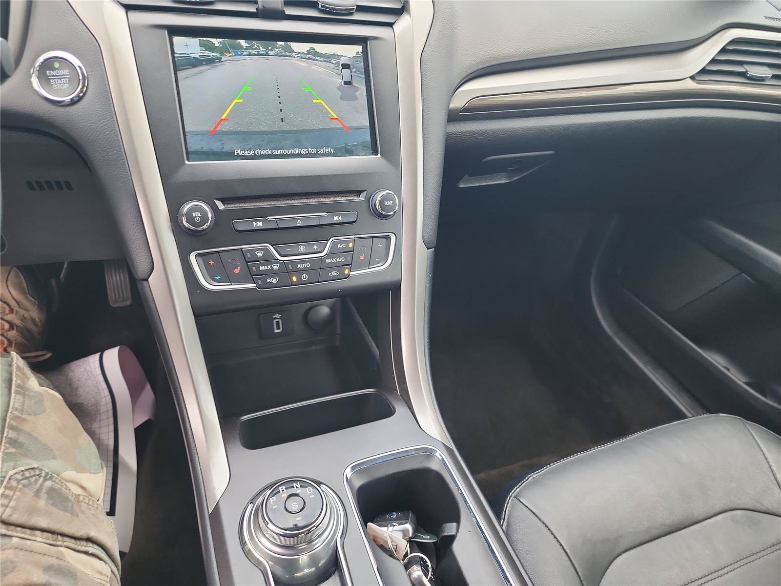 Certified 2018 Ford Fusion SE w/ Fusion SE Technology Package FWD image 29