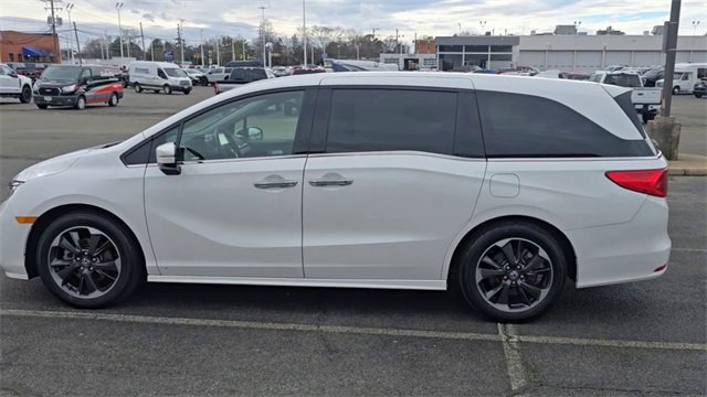 Used 2024 Honda Odyssey Elite image 3