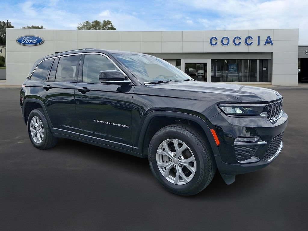 Used 2023 Jeep Grand Cherokee Limited AWD/4WD image 3