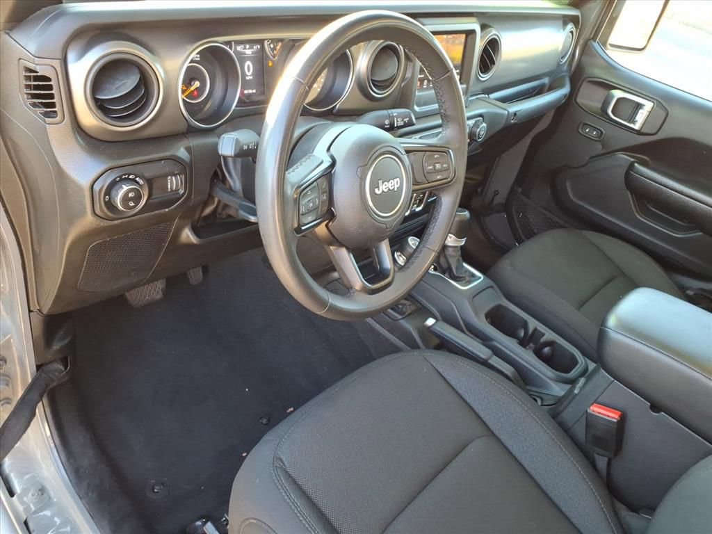 Used 2023 Jeep Gladiator Sport image 8