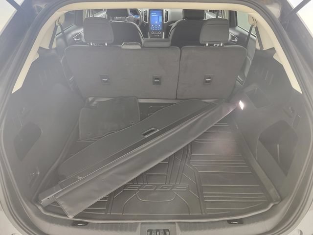 Certified 2023 Ford Edge SE w/ Black Appearance Package AWD/4WD image 15