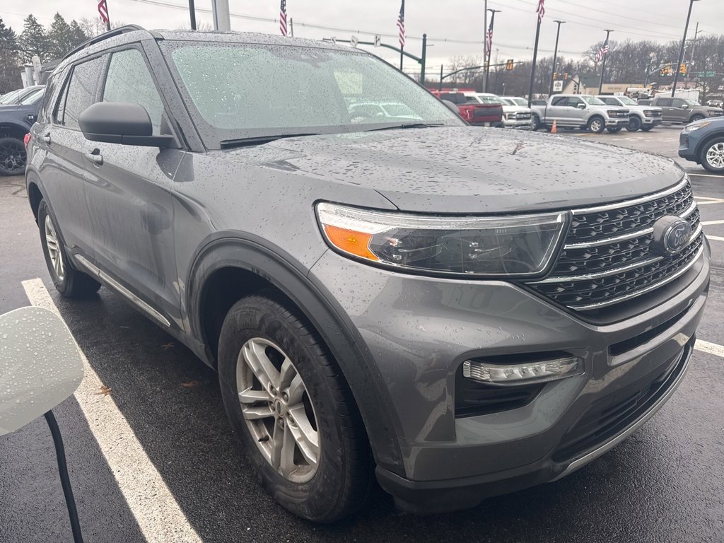 Certified 2022 Ford Explorer XLT w/ Equipment Group 202A image 3