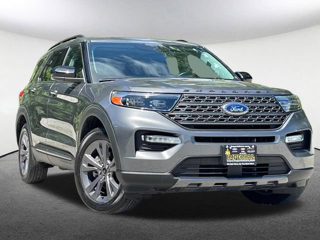 Certified 2022 Ford Explorer XLT w/ Equipment Group 202A AWD/4WD image 2