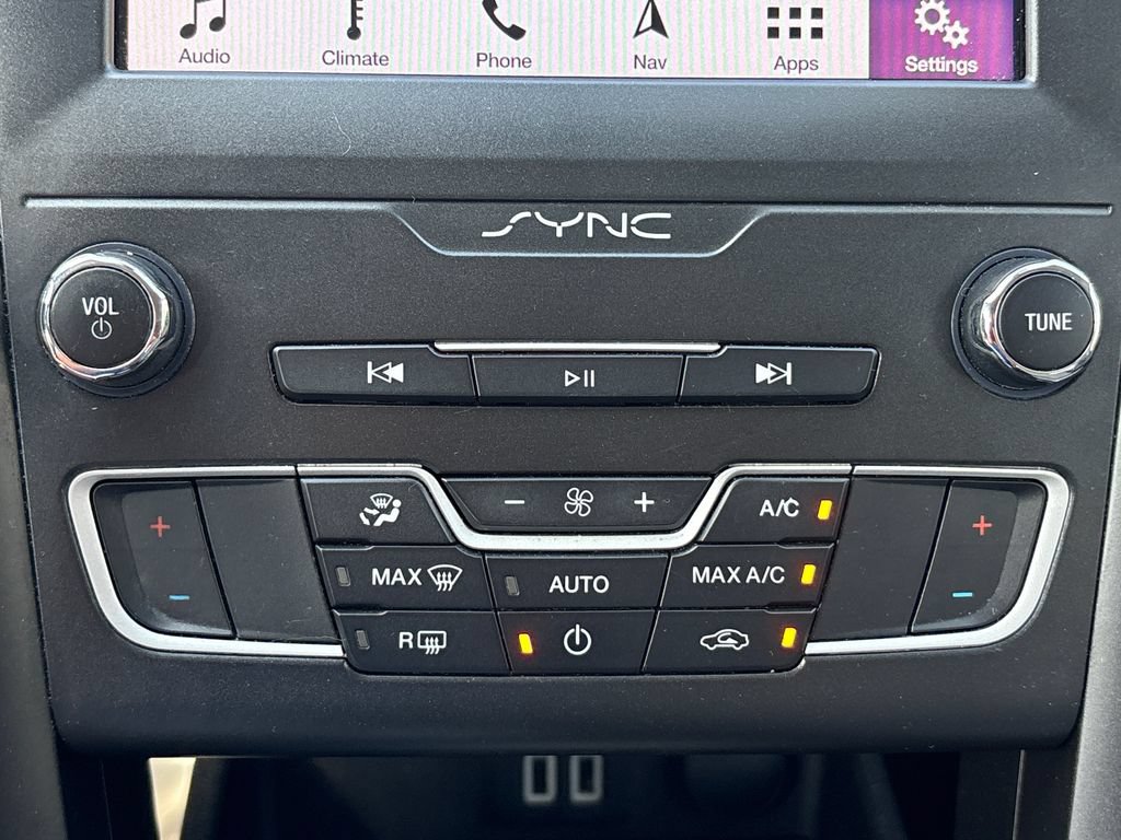 Certified 2019 Ford Fusion SE w/ Equipment Group 151A FWD image 12
