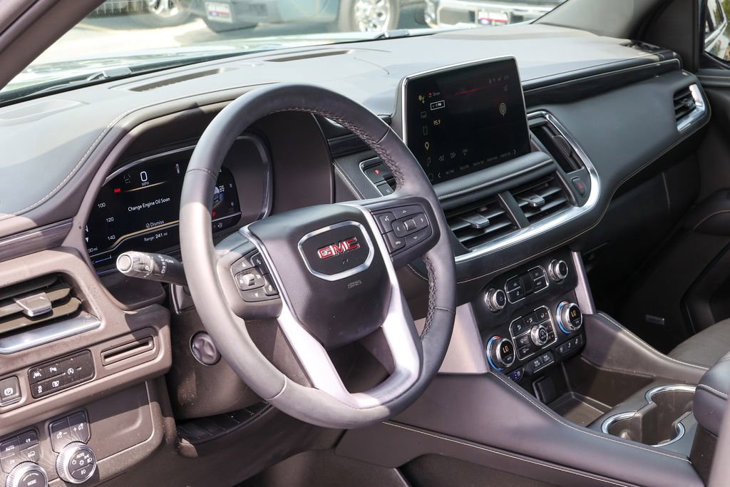 Used 2024 GMC Yukon SLT w/ SLT Luxury Package AWD/4WD image 36