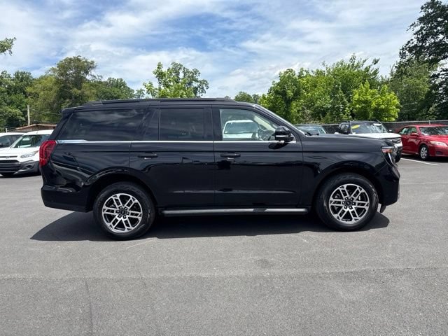 Certified 2025 Ford Expedition Active AWD/4WD image 9