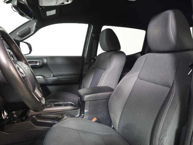 Used 2017 Toyota Tacoma TRD Sport w/ Tow Package (A/T) image 8