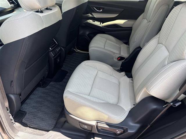 Used 2022 Subaru Ascent Premium w/ Convenience Package AWD/4WD image 16