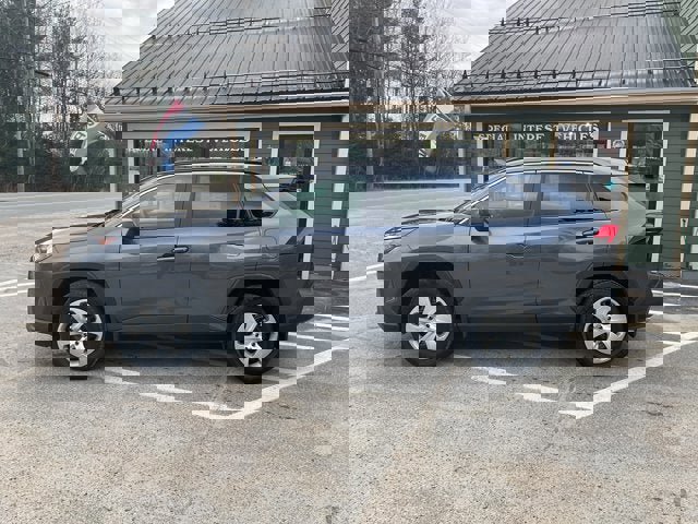 Used 2020 Toyota RAV4 LE w/ All Weather Liner Package AWD/4WD image 5