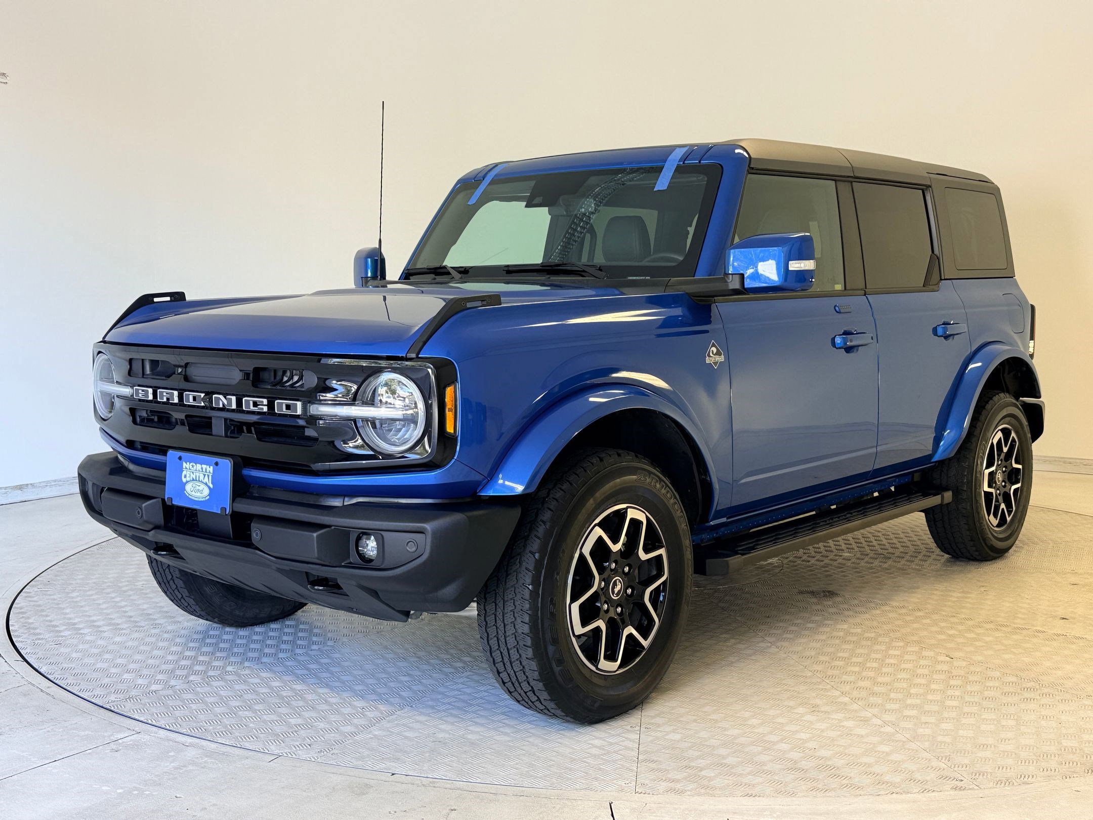 Certified 2023 Ford Bronco Outer Banks image 2