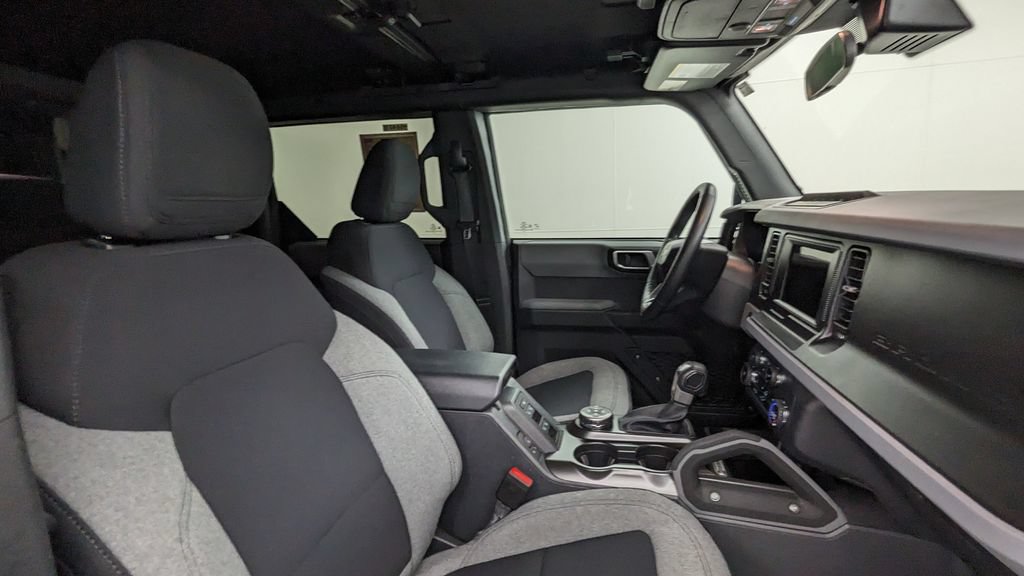 Certified 2023 Ford Bronco Big Bend w/ Sasquatch Package AWD/4WD image 37