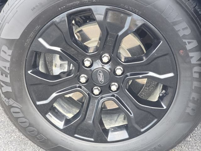 Certified 2022 Ford F150 XL w/ STX Black Appearance Package AWD/4WD image 9