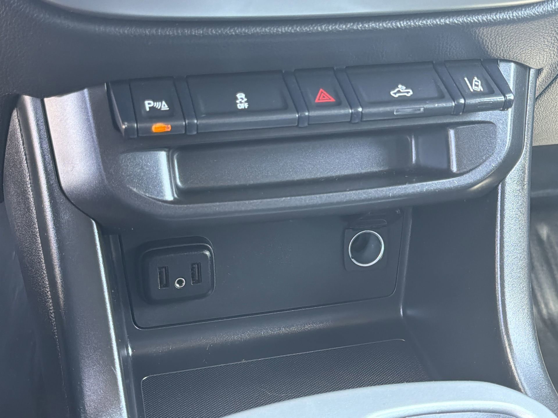 Used 2022 Chevrolet Colorado LT w/ Fleet Safety Package image 12