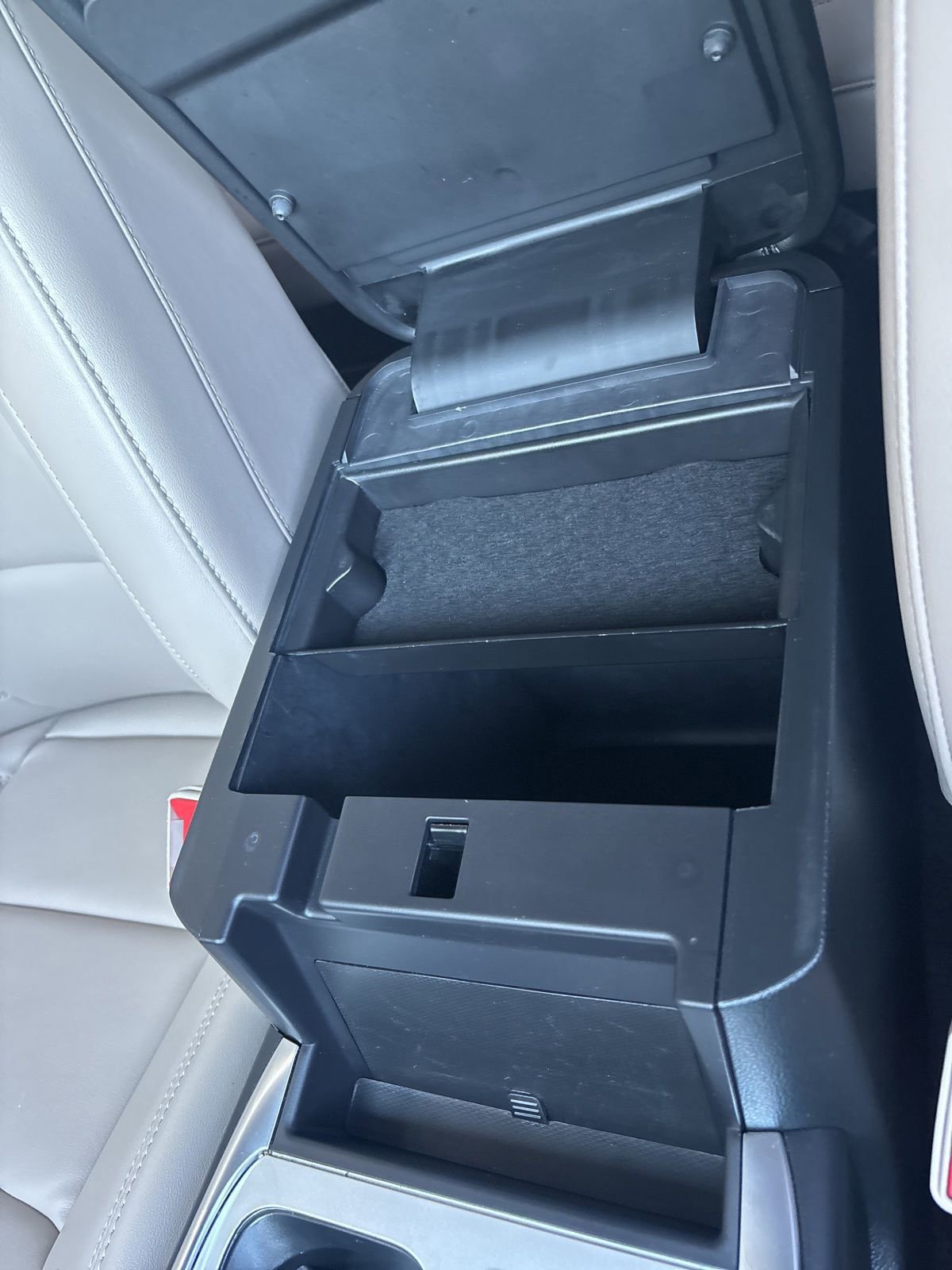 Certified 2023 Ford Explorer XLT w/ Equipment Group 202A image 31