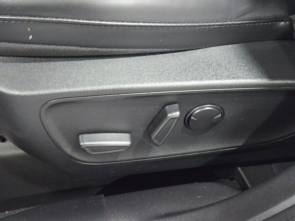 Certified 2023 Ford Escape ST-Line Elite image 23