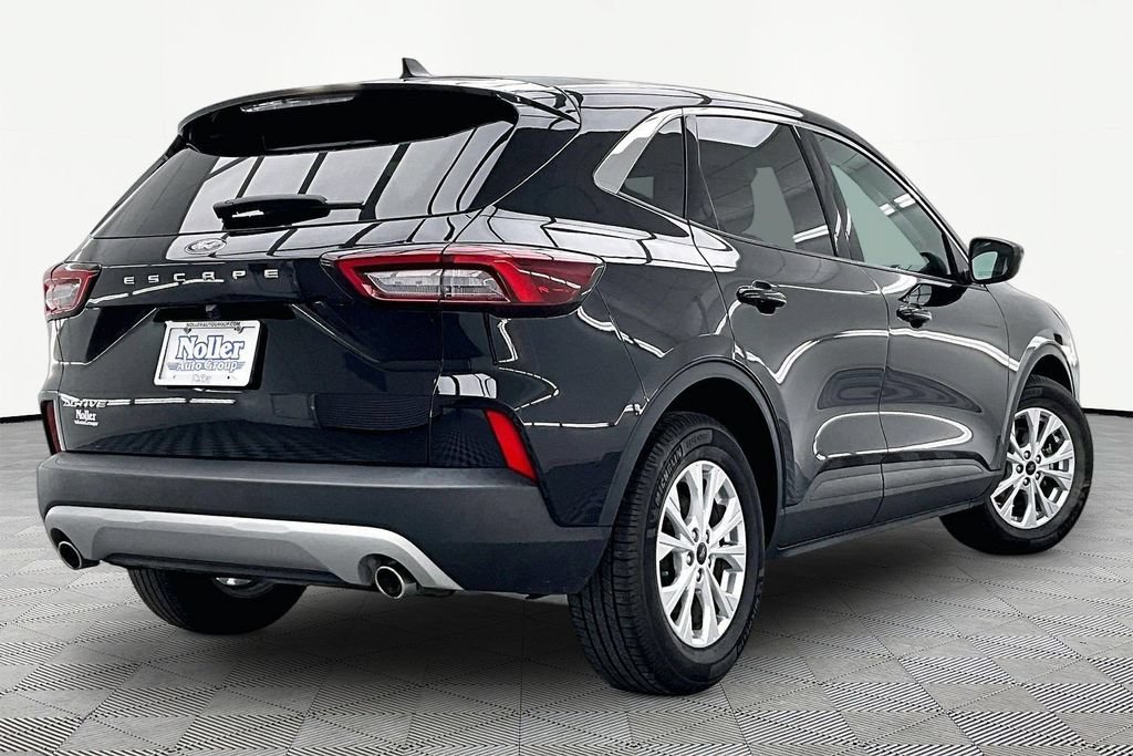 Certified 2024 Ford Escape Active w/ Cold Weather Package FWD image 2