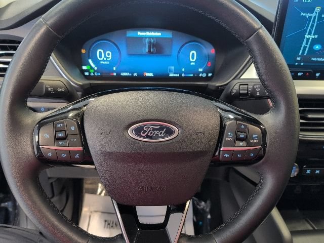 Certified 2024 Ford Escape Platinum AWD/4WD image 17