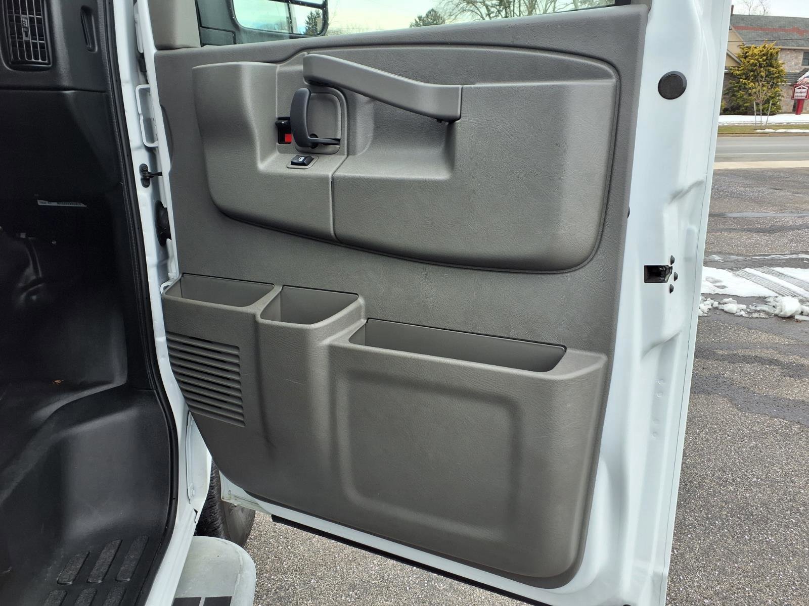 Used 2024 GMC Savana 2500 w/ Driver Convenience Package image 11