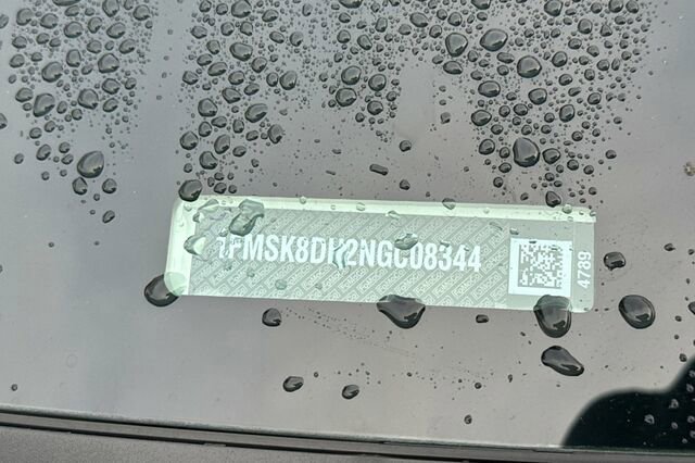 Certified 2022 Ford Explorer XLT w/ Equipment Group 202A image 3