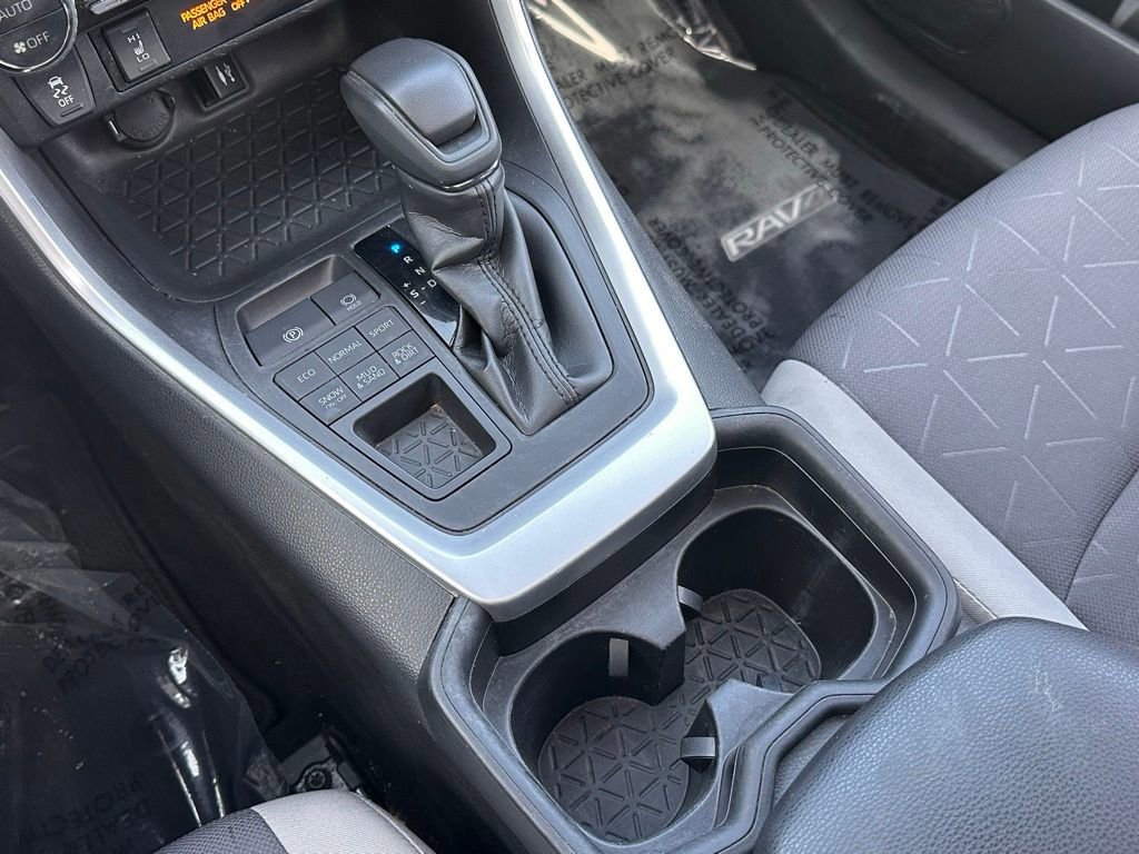 Used 2019 Toyota RAV4 XLE w/ Convenience Package image 32