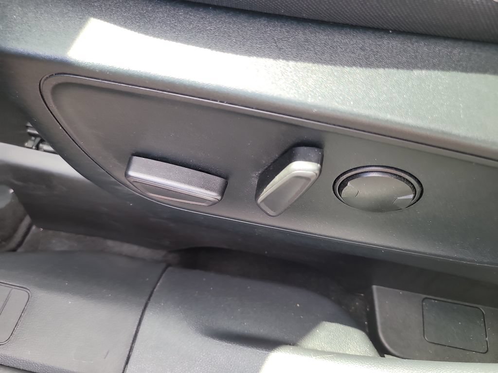 Certified 2022 Ford Escape SE w/ SE Sport Appearance Package FWD image 18