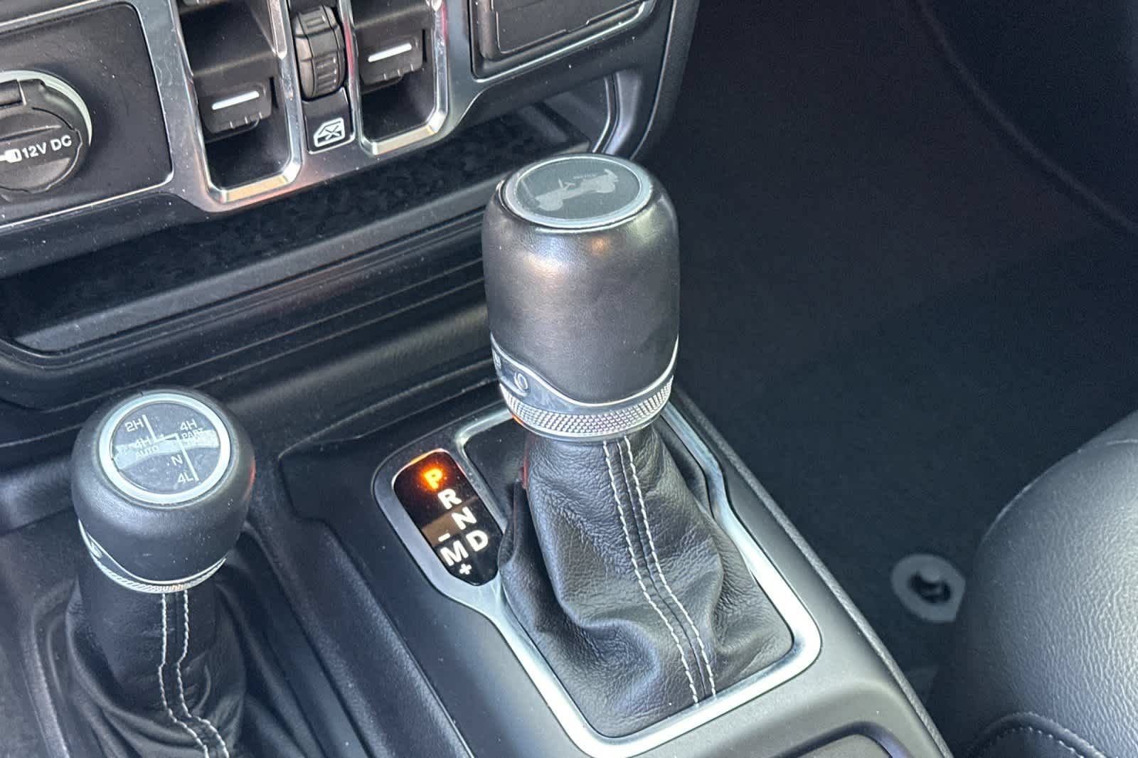 Used 2022 Jeep Wrangler Unlimited Sahara AWD/4WD image 23
