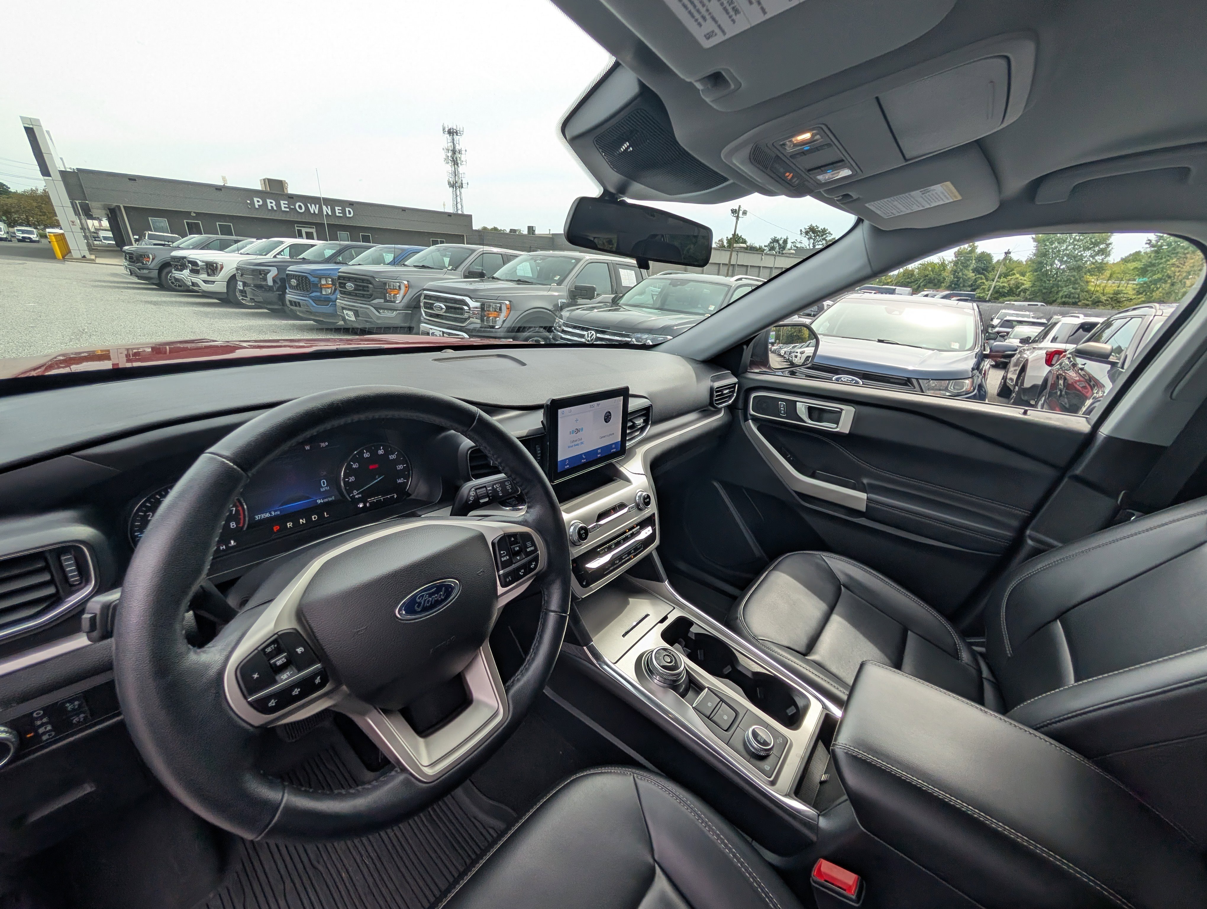 Certified 2022 Ford Explorer XLT w/ Equipment Group 202A image 19