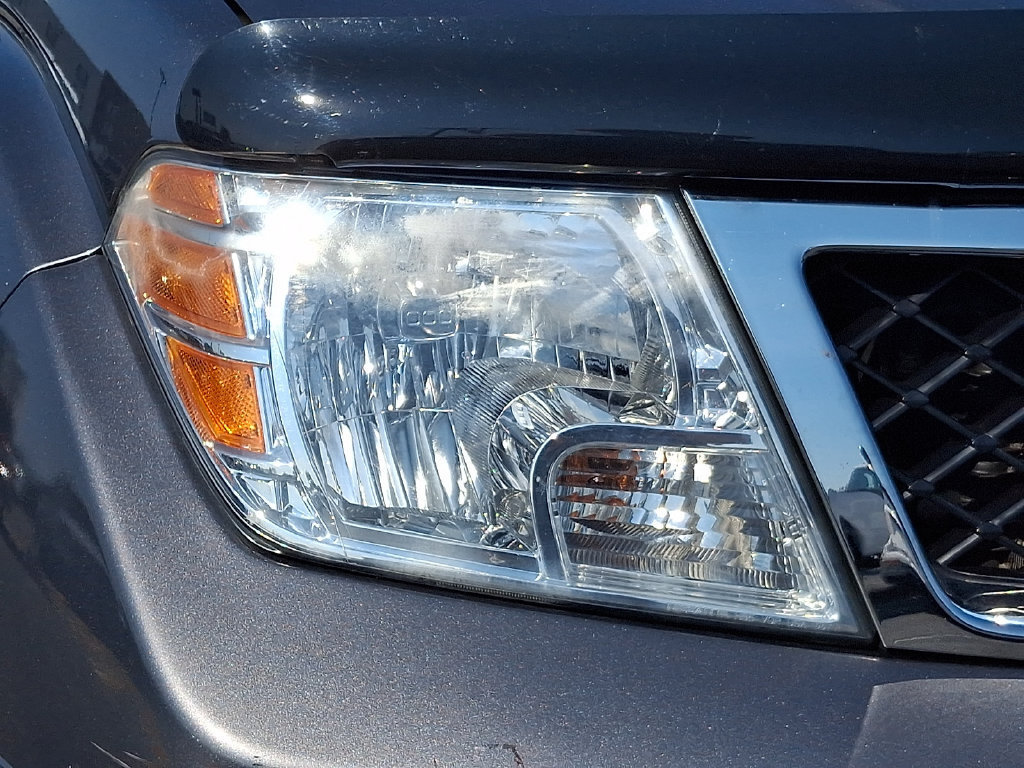 Used 2019 Nissan Frontier SV AWD/4WD image 9