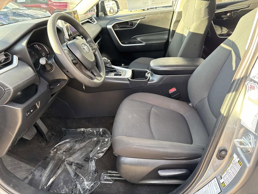Used 2024 Toyota RAV4 LE image 17