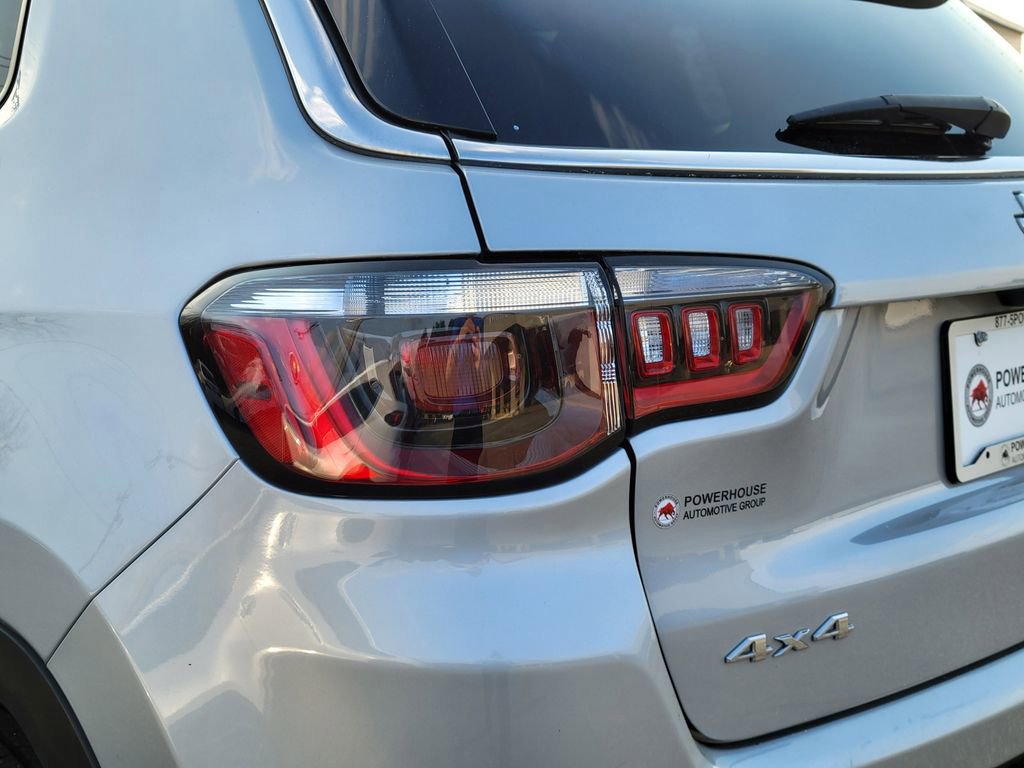 Used 2024 Jeep Compass Latitude image 11