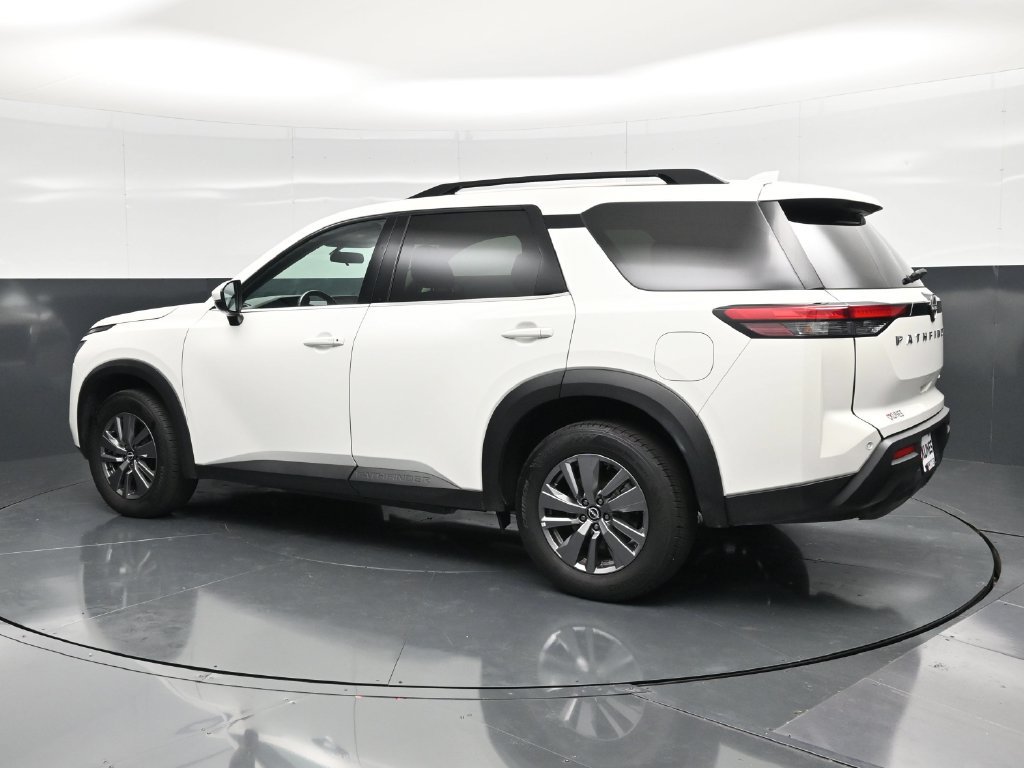 Used 2025 Nissan Pathfinder SV AWD/4WD image 7