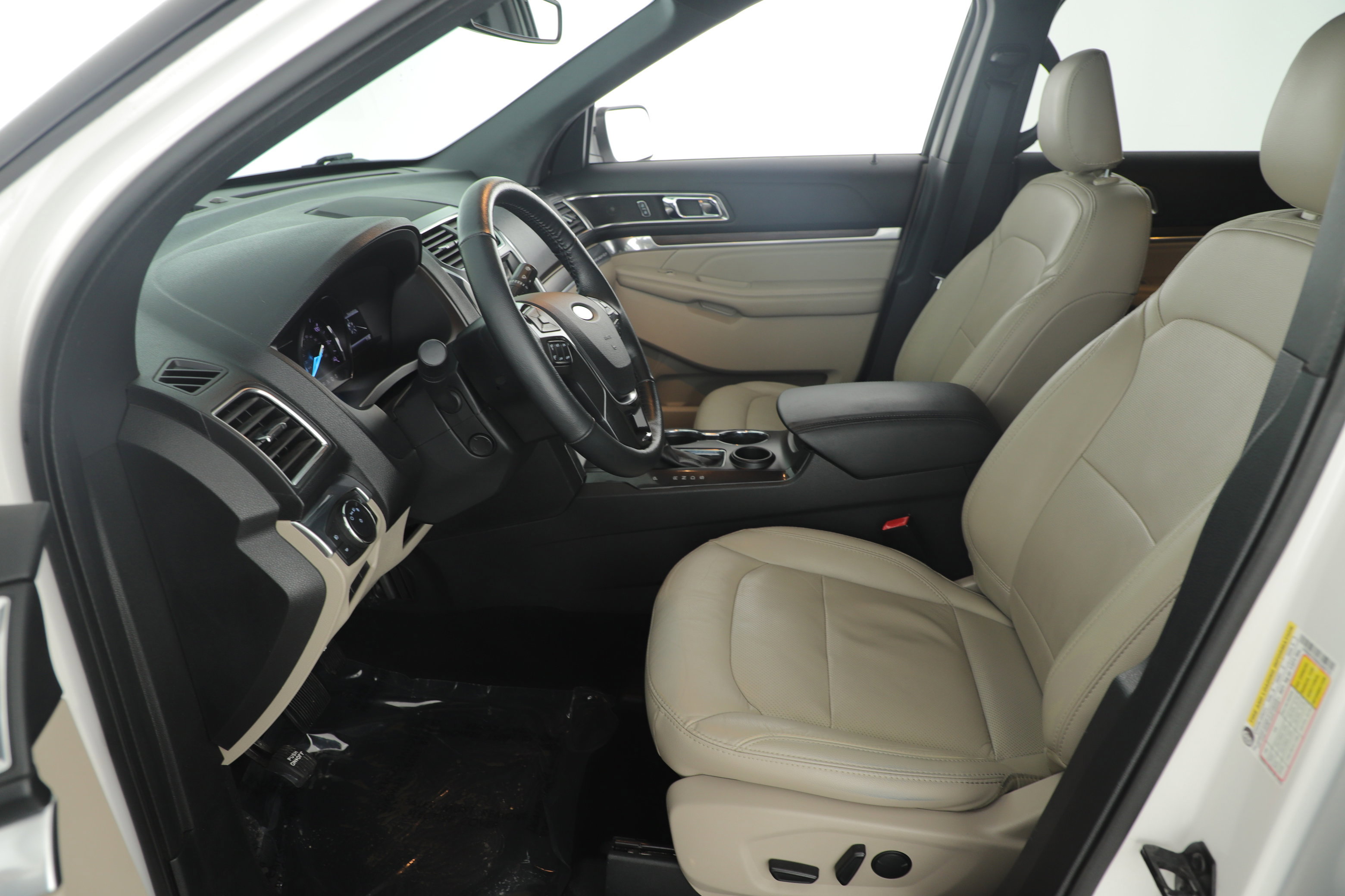 Certified 2019 Ford Explorer Limited image 6