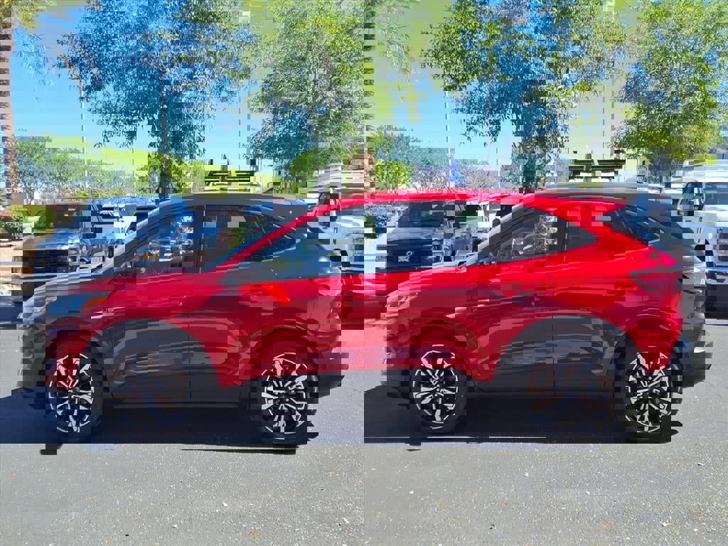 Certified 2022 Ford Escape SE w/ SE Sport Appearance Package image 2