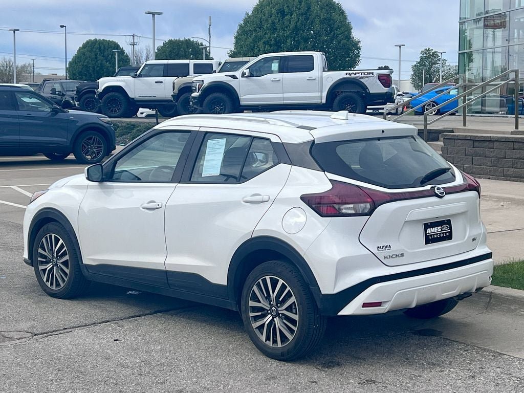 Used 2021 Nissan Kicks SV FWD image 4