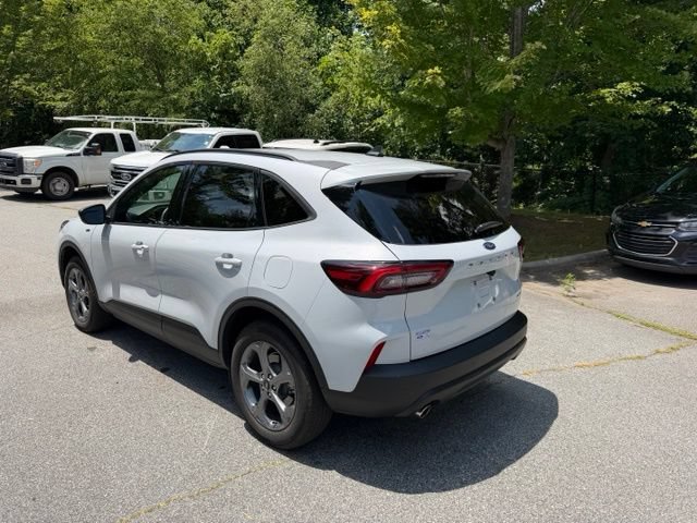 Certified 2025 Ford Escape ST-Line w/ Tech Pack #1 AWD/4WD image 3