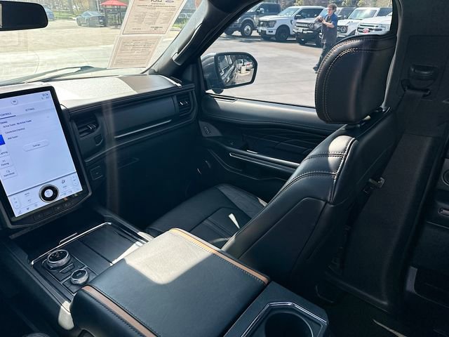 Certified 2023 Ford Expedition Max Platinum image 26