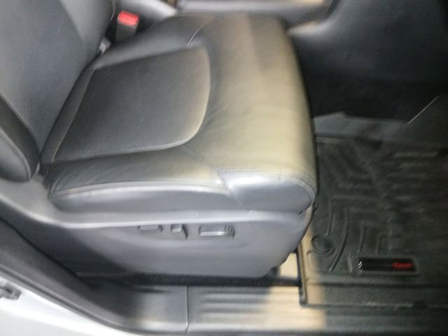 Used 2024 Nissan Armada SL w/ Captain's Chairs Package image 53