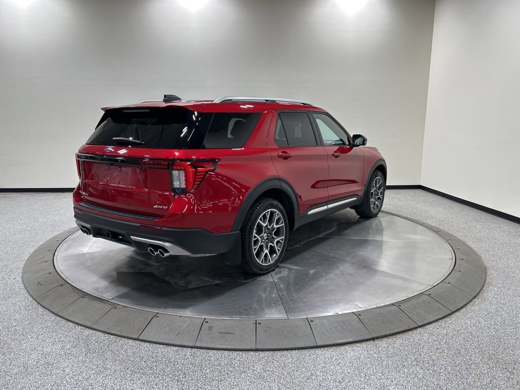 Certified 2025 Ford Explorer Platinum w/ Ultimate Package image 7