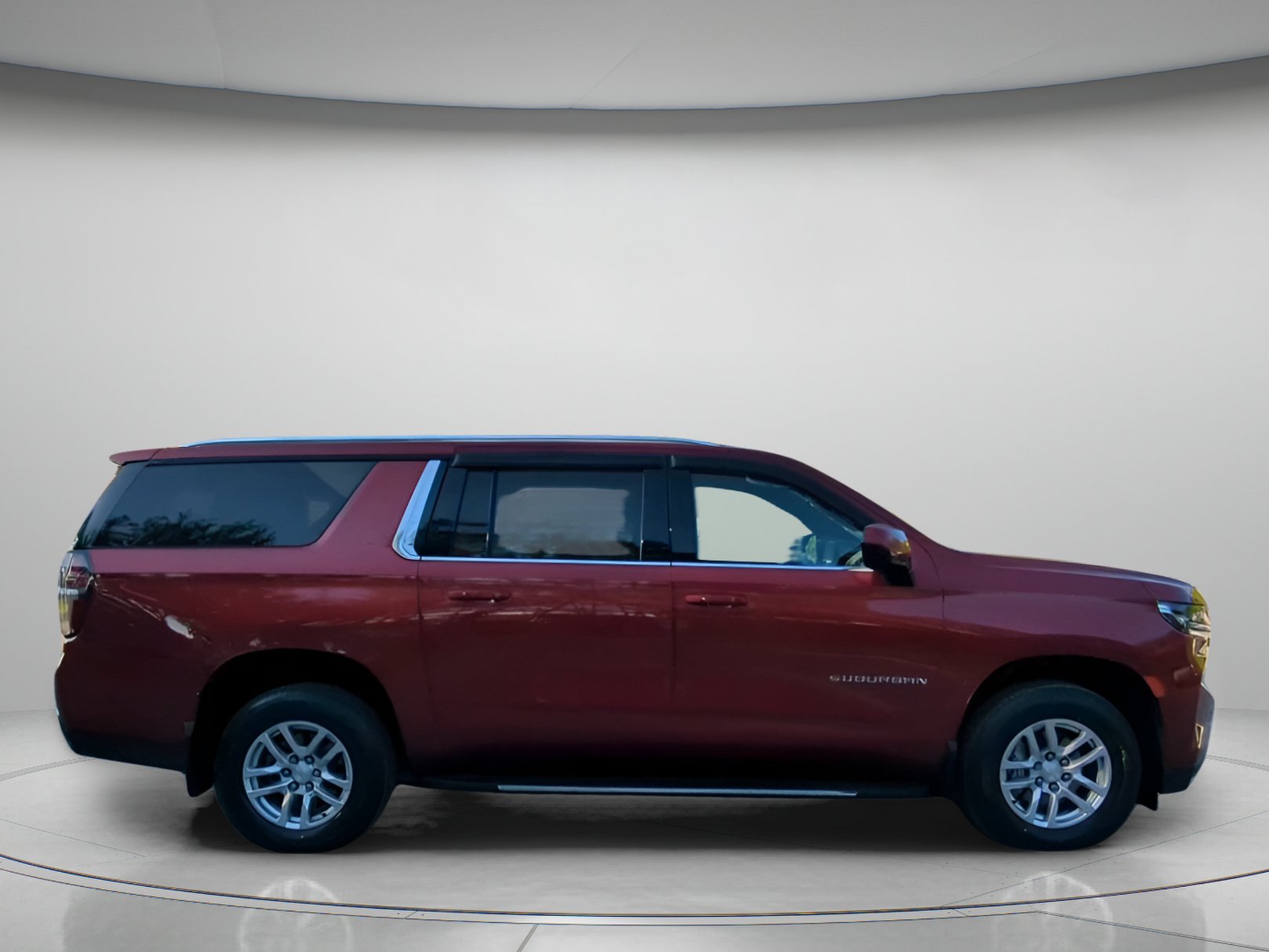 Used 2021 Chevrolet Suburban LT RWD image 32
