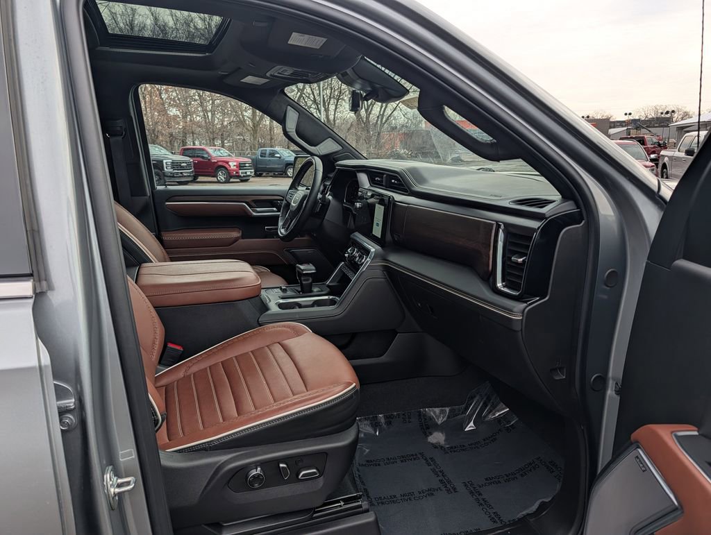 Used 2025 GMC Sierra 1500 Denali Ultimate image 8